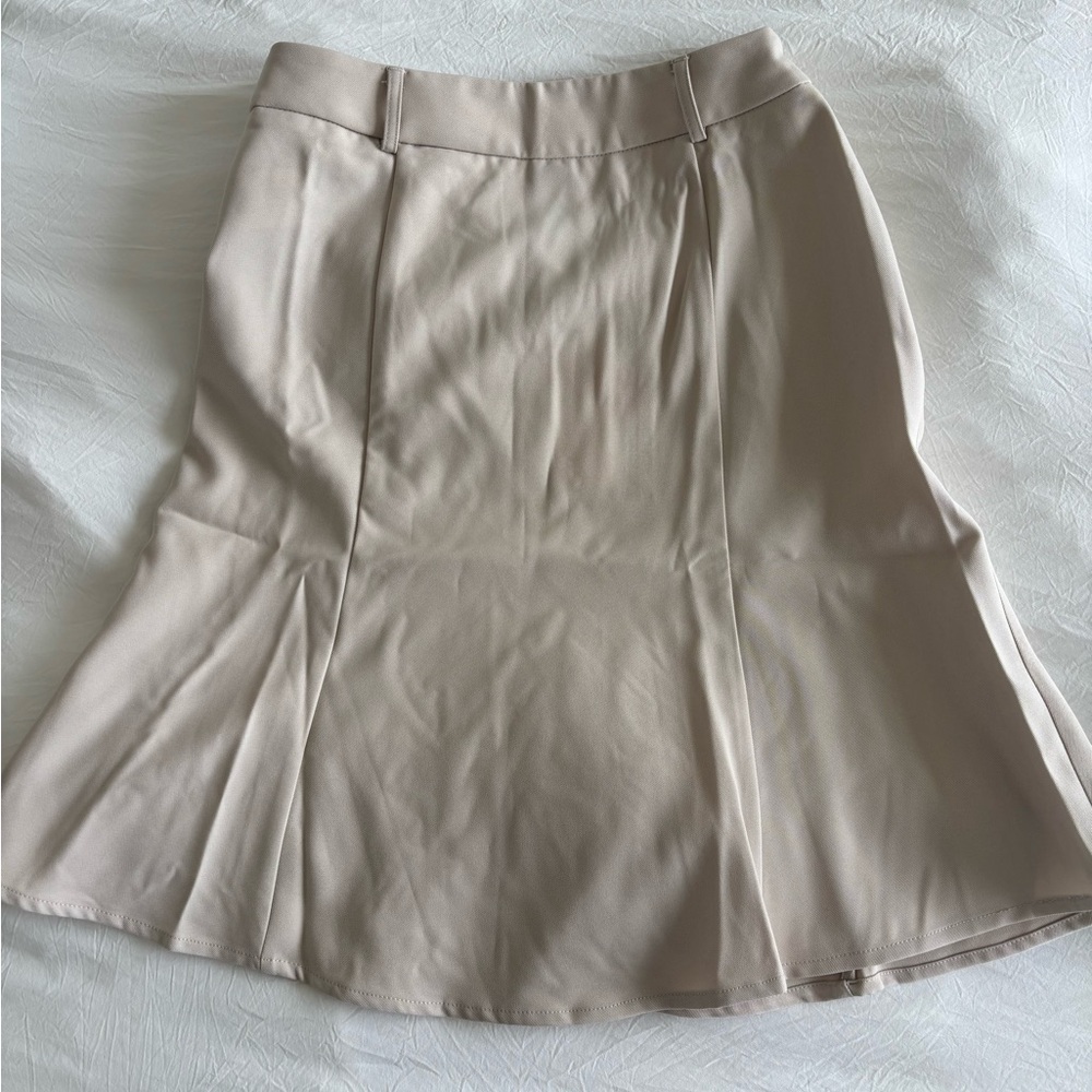 Cider knee length fashionable skirt
